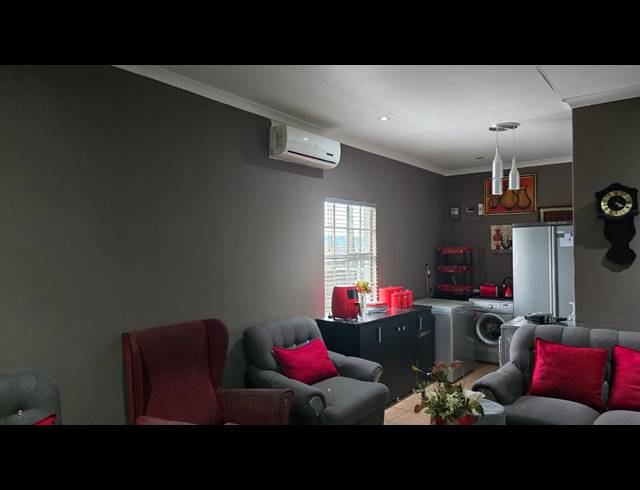 3 BEDROOM HOUSE FOR SALE IN WOODLANDS